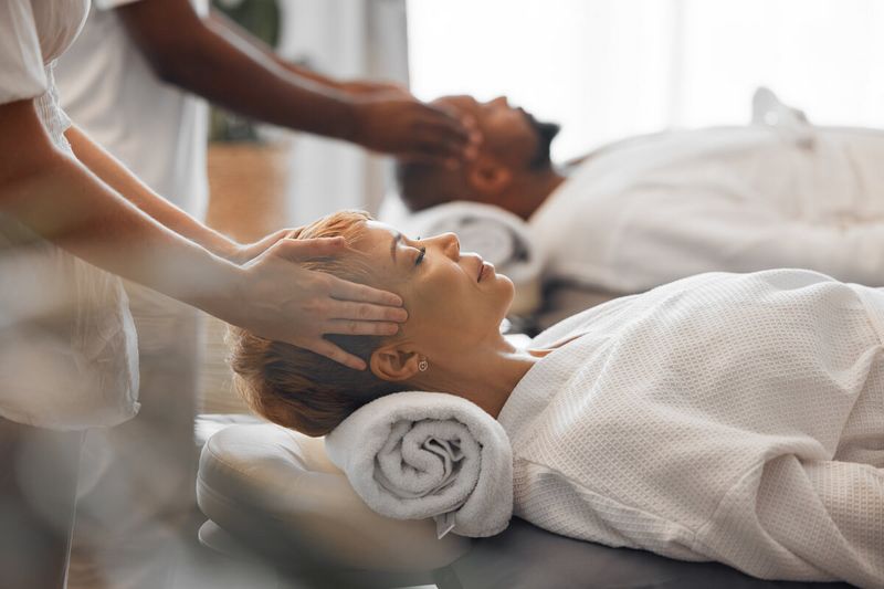 Couples Massage Therapy: Every Little Thing You Need to Know Couples Massage Therapy: Every Little Thing You Need to Know